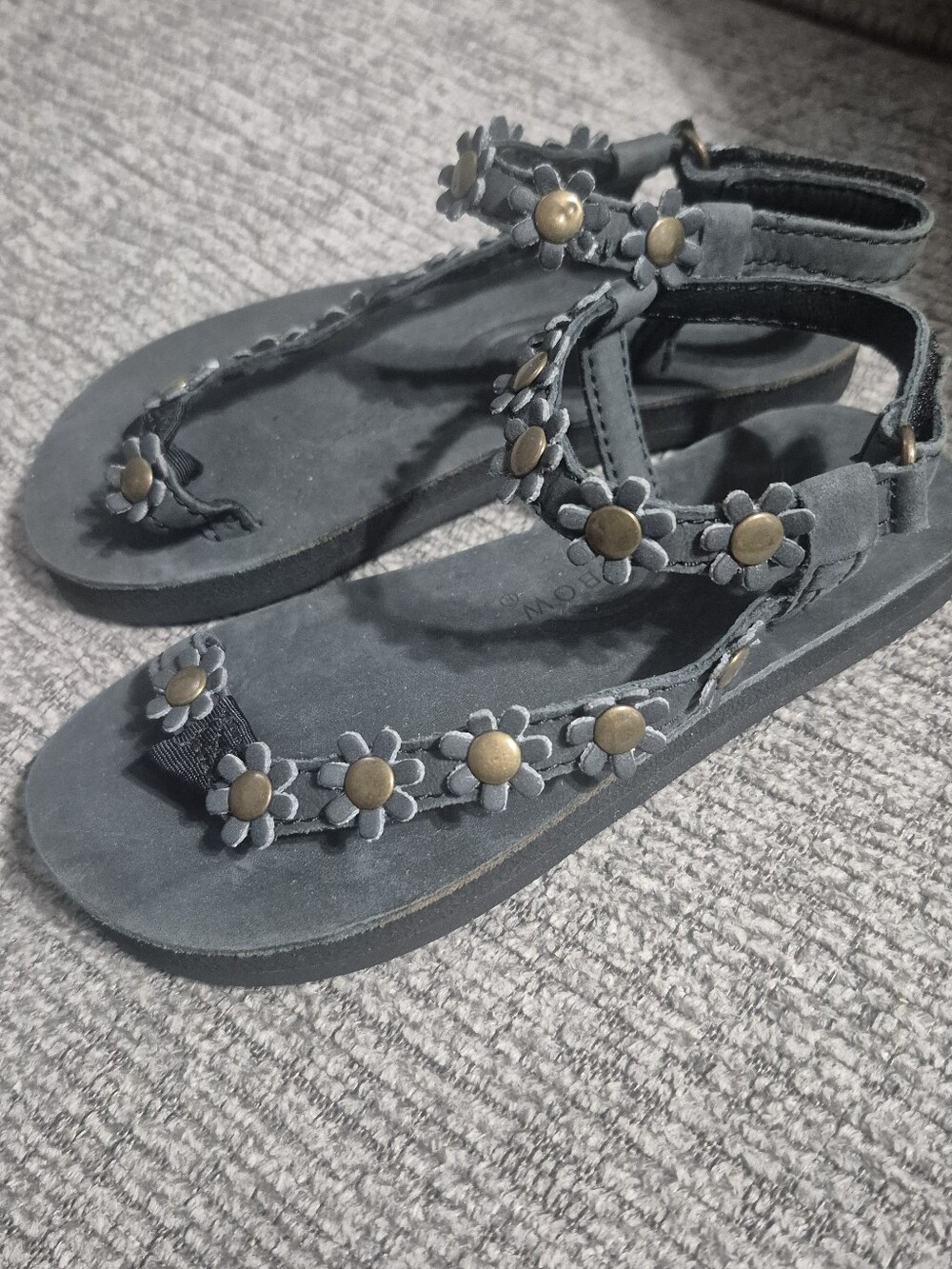 Kids Girl Black Rainbow Floral T-Strap Sandals Size 9-10